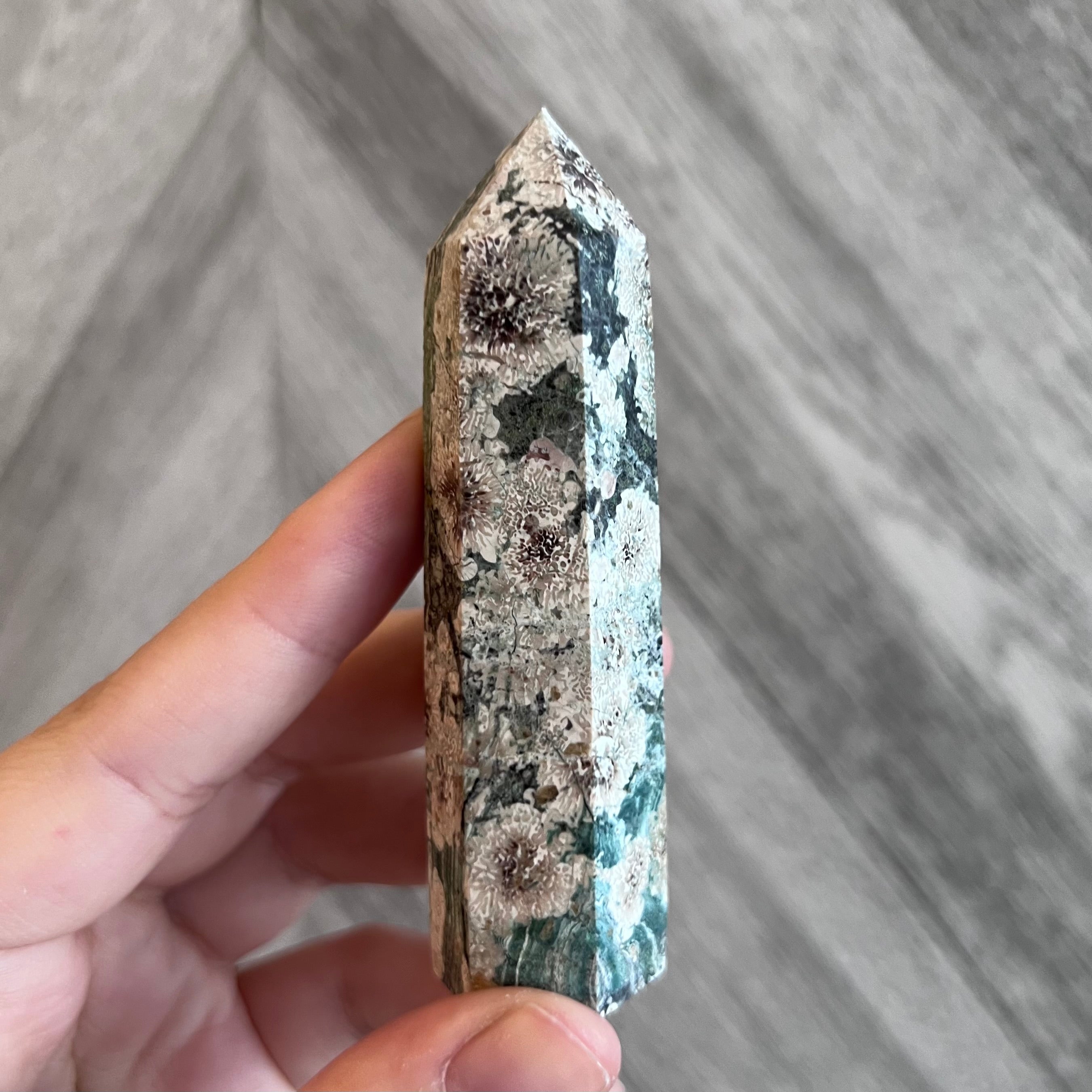 Green Cherry Blossom Agate Tower – true-art.ca