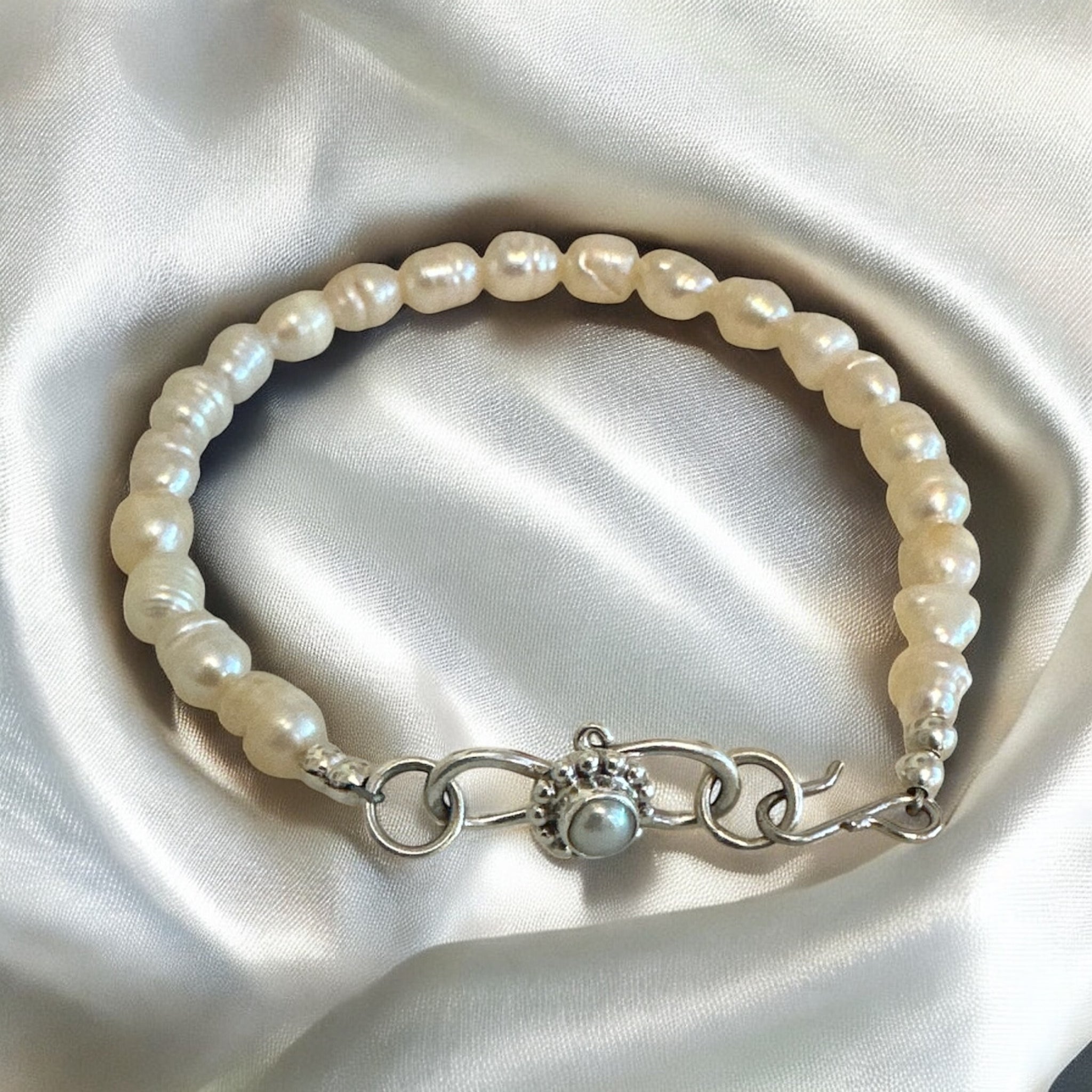 My Two Daughters Jewelry - Freshwater Pearl Bead Bracelet