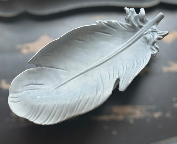 TRUE ART KELOWNA - Grey Feather Smudge Tray