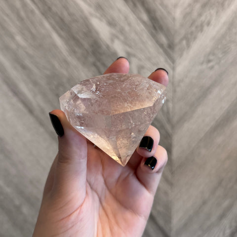 Kelowna Crystal Cave - Clear Quartz Diamond Extactor