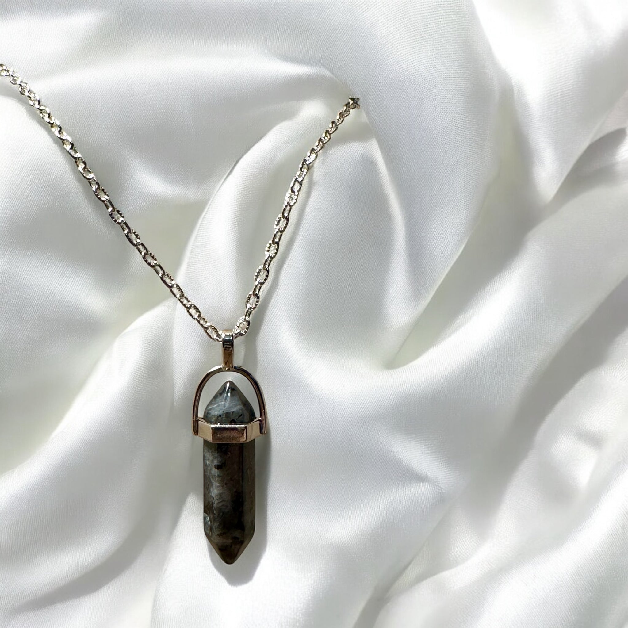 My Two Daughters Jewelry - Labradorite Pendant Necklace