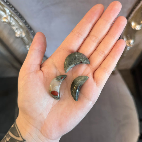 Kelowna Crystal Cave - Mini Crystal Moons Dragonstone