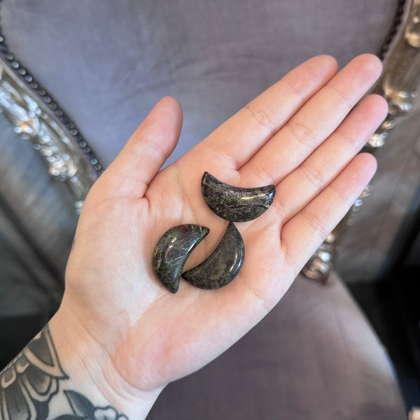 Kelowna Crystal Cave - Mini Crystal Moons Gladstone