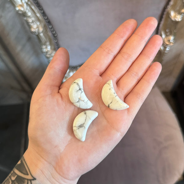 Kelowna Crystal Cave - Mini Crystal Moons Howlite