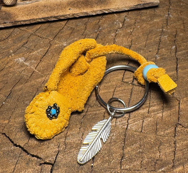My Two Daughters Jewelry - Moccasin_Keychain_with_black and blue_beads