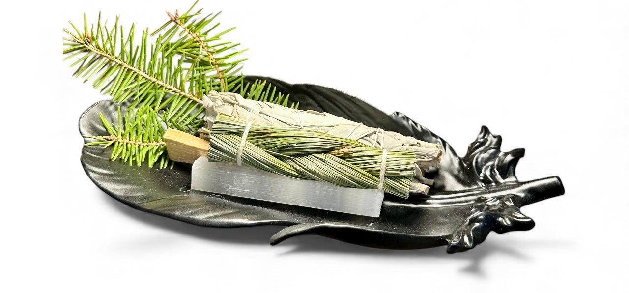 TRUE ART KELOWNA - Sage_and_Sweetgrass_gift_set_with_Feather_Tray_Black