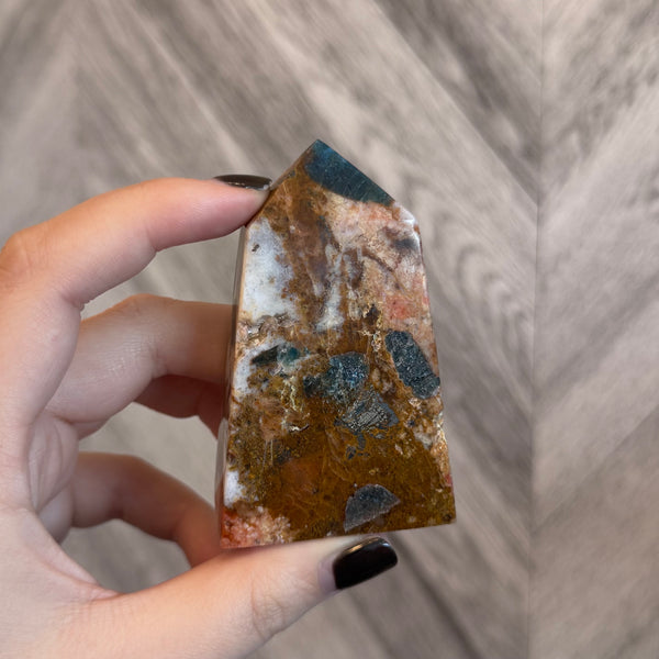 Kelowna Crystal Cave - Sunstone_and_Apatite_Obelisk 112g