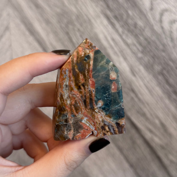 Kelowna Crystal Cave - Sunstone_and_Apatite_Obelisk 82g