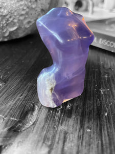 Kelowna Crystal Cave - 5 cm Amethyst Woman Body Carving