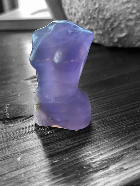 Kelowna Crystal Cave - 5 cm Amethyst Woman Body Carving