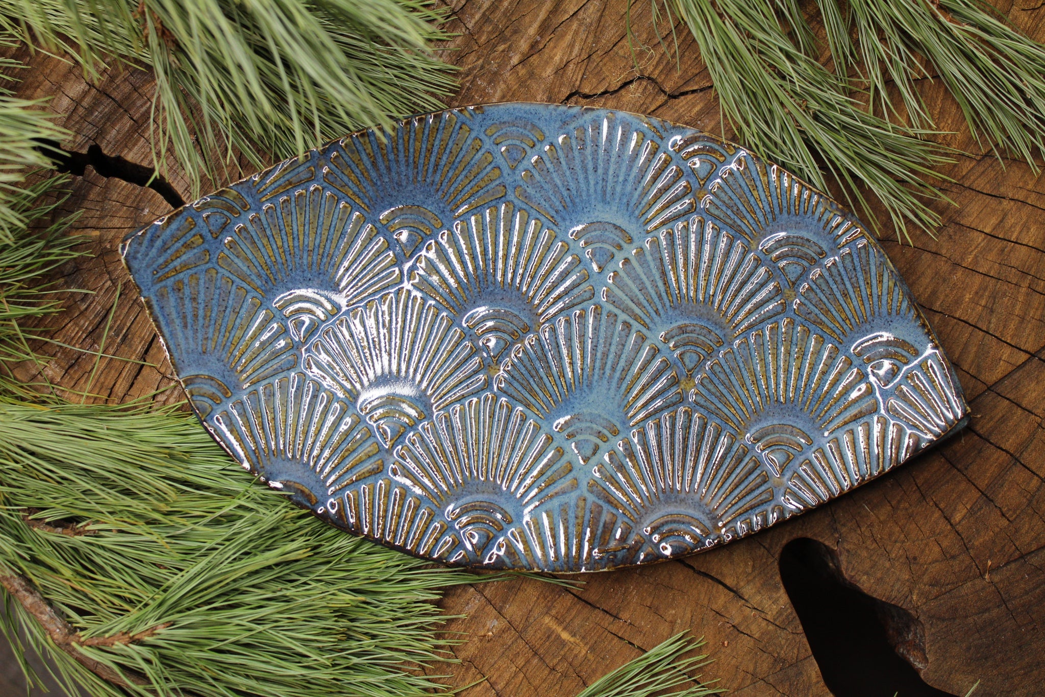 (r)evolution pottery - Small Textured Platter